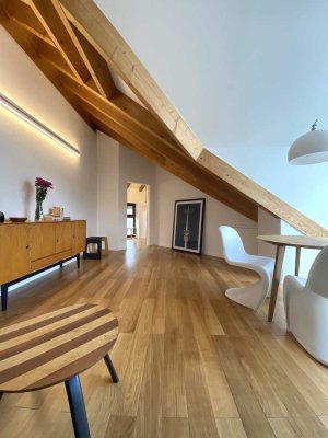 Möblierte Dachgeschosswohnung