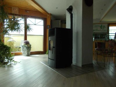 Freistehendes Holzhaus mit separater Einliegerwohnung