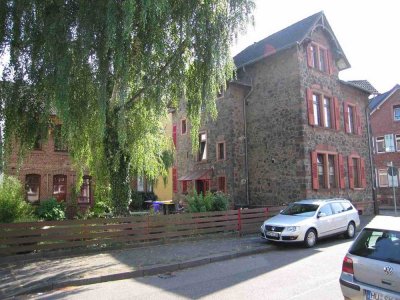 Schöne 4-Zimmer-Altbauwohnung - Baujahr 1895