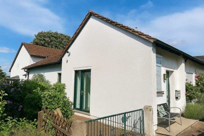 Einfamilienhaus mit Einliegerwohnung/ Praxis - zentral, aber ruhige Lage, gute Anbindung