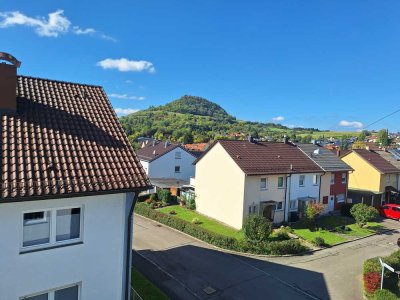 Wohnen mit Aussicht - charmante Dachgeschosswohnung mit Balkon und Garage