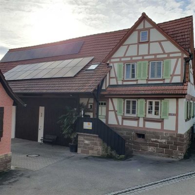 Liebhaberobjekt in Maulbronn-Zaisersweiher -Charmantes Fachwerkhaus mit vielen Nebengebäuden -
