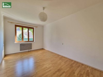 Geräumige 2-Zimmer Wohnung mit getrennter Küche und sonnigen Balkon in Stockerau!