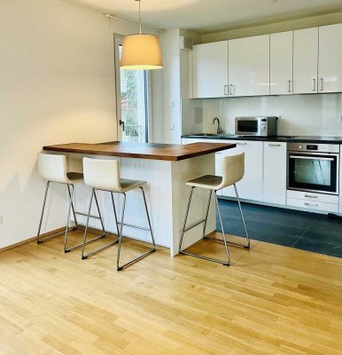Exklusive, neuwertige 2-Zimmer-Wohnung mit Balkon und EBK in München