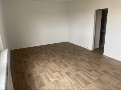 Helle 2-Zimmer-Wohnung mit Küche & schöner Aussicht – sofort bezugsfrei - Frankfurt (Oder)