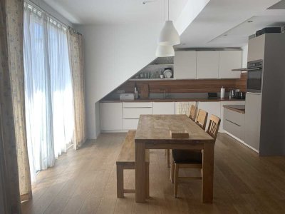 Exklusive, gepflegte 5-Zimmer-DG-Wohnung mit Balkon und Einbauküche in Braunschweig