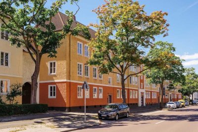 Zentrale 2-Zimmer-Wohnung mit Einbauküche // 2.OG links