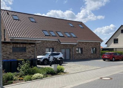 Großzügig geschnittene 4 Zimmer Wohnung über 2 Etagen mit innenliegender Treppe