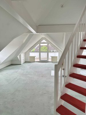 4,5-Zimmer-Maisonette-Wohnung, Kamin, zwei PKW-Stellplätze in Schwalbach am Taunus!
