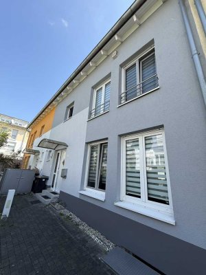 Großzügiges Reihenmittelhaus mit Wintergarten, Hobbyraum & hochwertiger Ausstattung PROVISIONSFREI