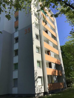 Charmante 3-Raum-Wohnung mit sonnigem Balkon und Tageslichtbad!