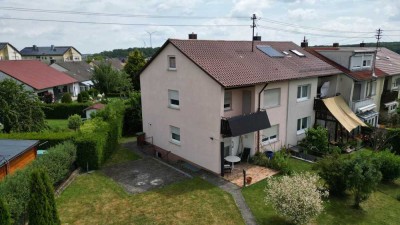 Schickes Reihenendhaus mit großem Grundstück