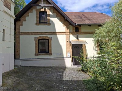 Kleines Häuschen schön im Grünen, möbiliert mit Terrasse zu vermieten