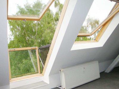 Ruhige 3-Zi-Dachatelierwohnung Nähe Gruga, Uniklinik und Landgericht