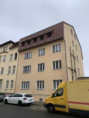 Alles neu renoviert, große Maisonette, große Wohnküche.