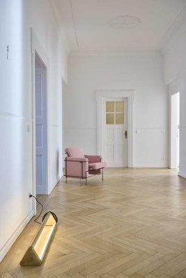 Kernsanierte 4-5-Zimmer-Wohnung im denkmalgeschützten Altbau in Schwabing!