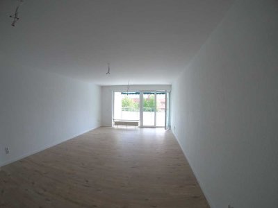 Helle 1-Zimmer-Wohnung mit großem Balkon und Einbauküche