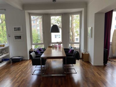 Exklusive, modernisierte 5-Zimmer-Wohnung mit Balkon und EBK in Düsseldorf