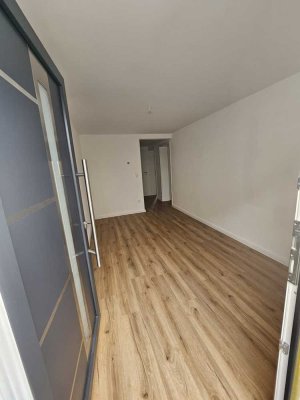 Schicke 2-Zimmer Wohnung mit Balkon in Kirchhausen