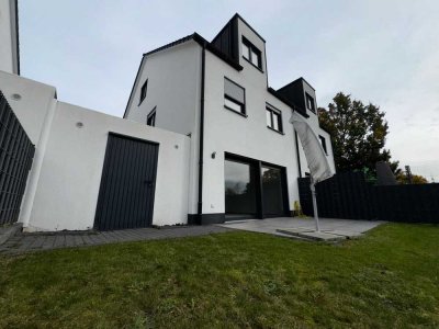 2021 DUPLEX! approx. 170m², 5-room, 4-bed, 2.5 bath, garden, and garage, approx. 10 minutes to Clay