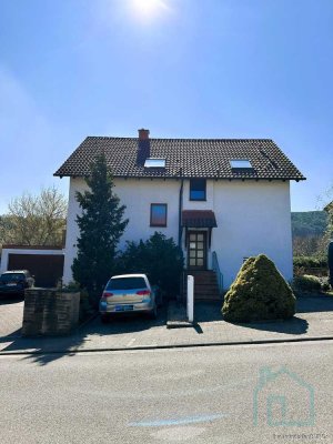Schöne Dachgeschosswohnung in Bad Dürkheim
Ideal für Singles, Paare oder Berufspendler