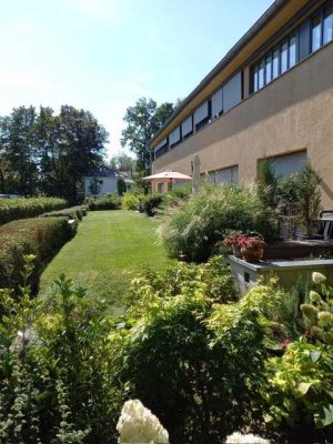 Wunderschöne freie Eigentumswohnung in Kladow! Parkett, Stellplatz, EBK, Terrasse,