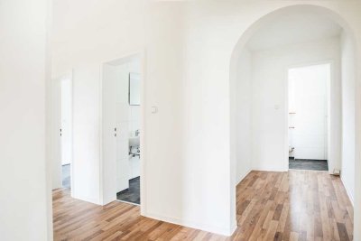 Neu sanierte, vermietete 5-Zimmer-Wohnung auf 2 Ebenen mit Balkon, Garage und Gartenanteil