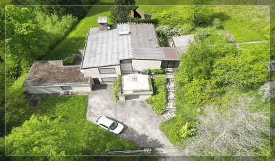 Villa im Grünen, Lage am Waldrand mit großem Grundstück und Blick übers Dorf, sanierungsbedürftig!