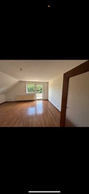 Helle 3 Zimmer Wohnung mit Ink. Balkon und Garage