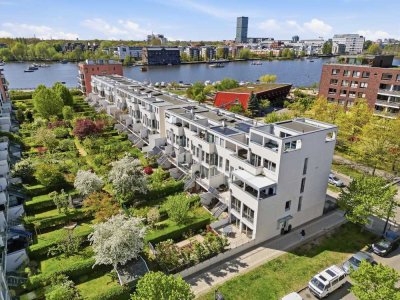 Stilvolles Townhouse an der Rummelsburger Bucht mit Maisonette-Einliegerwohnung