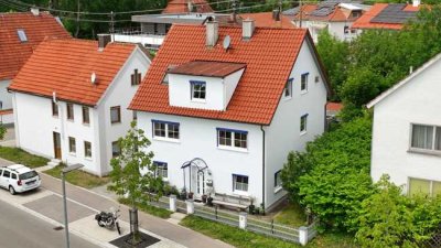 Sympathisches Ein- Zweifamilienhaus