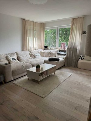 Helle 2-Zimmer-Wohnung mit Balkon in Stadtbergen-Zentrum