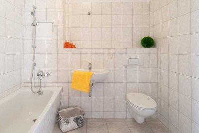 Mit Einbauküche und Balkon in Uninähe