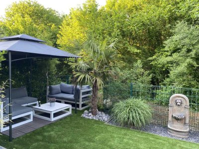 Haus im Haus in Richrath - eigener Hauseingang, mit eigenem Garten, Garage & Stellplätze!