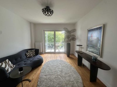 Ottensen! Altbauperle mit Balkon, Erstbezug nach Sanierung, Energie B+, EBK, hohe Decken, Holzböden
