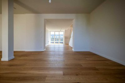 Kernsaniert! Stilvoll wohnen. Anspruchsvoll leben: Erstbezug - DG-/Maisonettewohnung mit Balkon