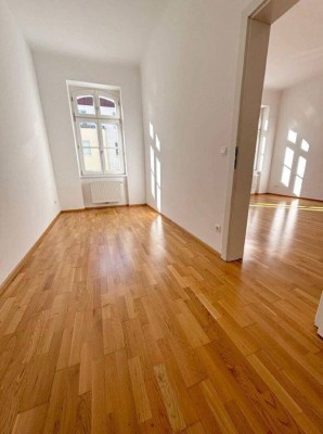 Zauberhaft! Zwei Zimmer Altbauwohnung Nähe U3 Kardinal Nagel Platz