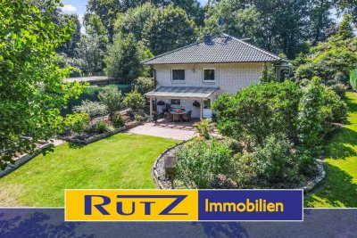 Ganderkesee-Bookholzberg | Repräsentativer Bungalow in Hanglage mit wunderschöner Gartenanlage
