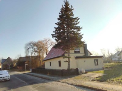 Sanierungsbedürftiges Einfamilienhaus nur 400 m von der Schladitzer Bucht