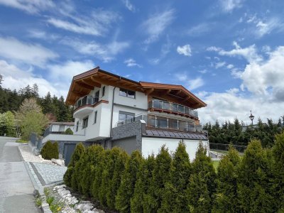 Modernes Zweifamilienhaus mit zusätzlichem Grundstück ( 03733 )