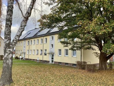 Helle 2,5-Zimmer-Wohnung (ca. 54 m²) mit Tageslichtbad in ruhiger Lage