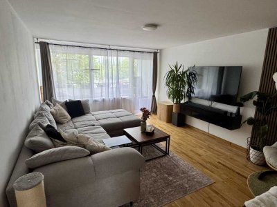 Großzügige 2,5-Zimmer-Wohnung mit Westbalkon & EBK