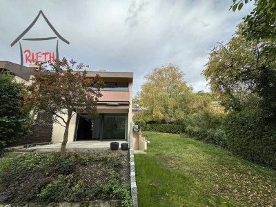 * Modernisierte DHH mit Garten in toller Randlage *