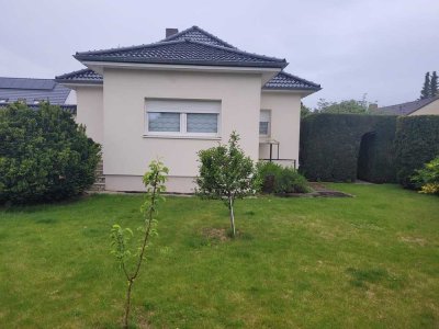Bezugsfrei: Chаrmаntes Fаmilienhаus in ruhiger Lаge von Berlin-Staaken (