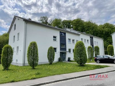 Moderne 2,5- Zimmerwohnung mit Gartenanteil
