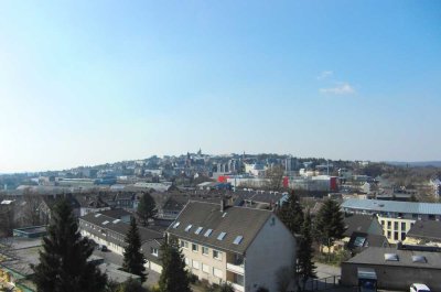 NEU! Top-Lage+renoviert+gr. BALKON m. Fernsicht+Aufzug+Einbauküche, RS-OBERER ZENTRALPUNKT!