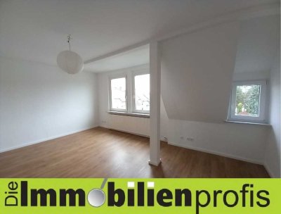 53159 - Helle Dachgeschosswohnung mit 3 Zimmern