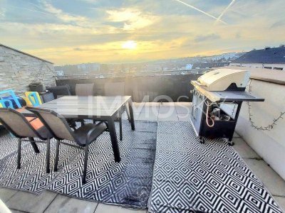 Schöner wohnen auf 2 Ebenen: 25 m² Dachterrasse, Loggia, Panoramablick