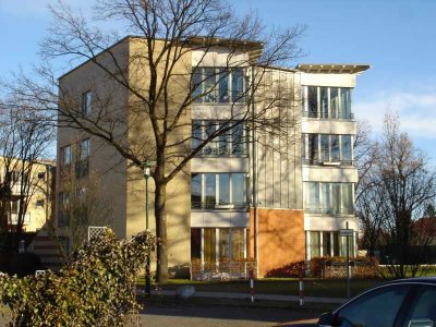 Helle 2-Zimmerwohnung mit "Wintergarten" -WBS erforderlich-