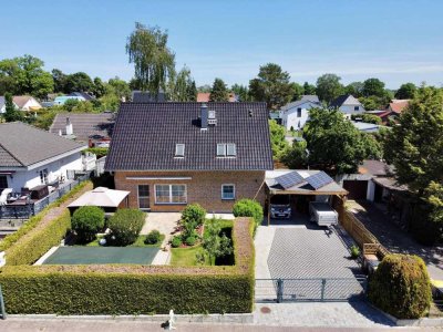 Ankommen und wohlfühlen: Sehr gepflegtes Einfamilienhaus mit Garten, Kamin, Carport und vielen Extr